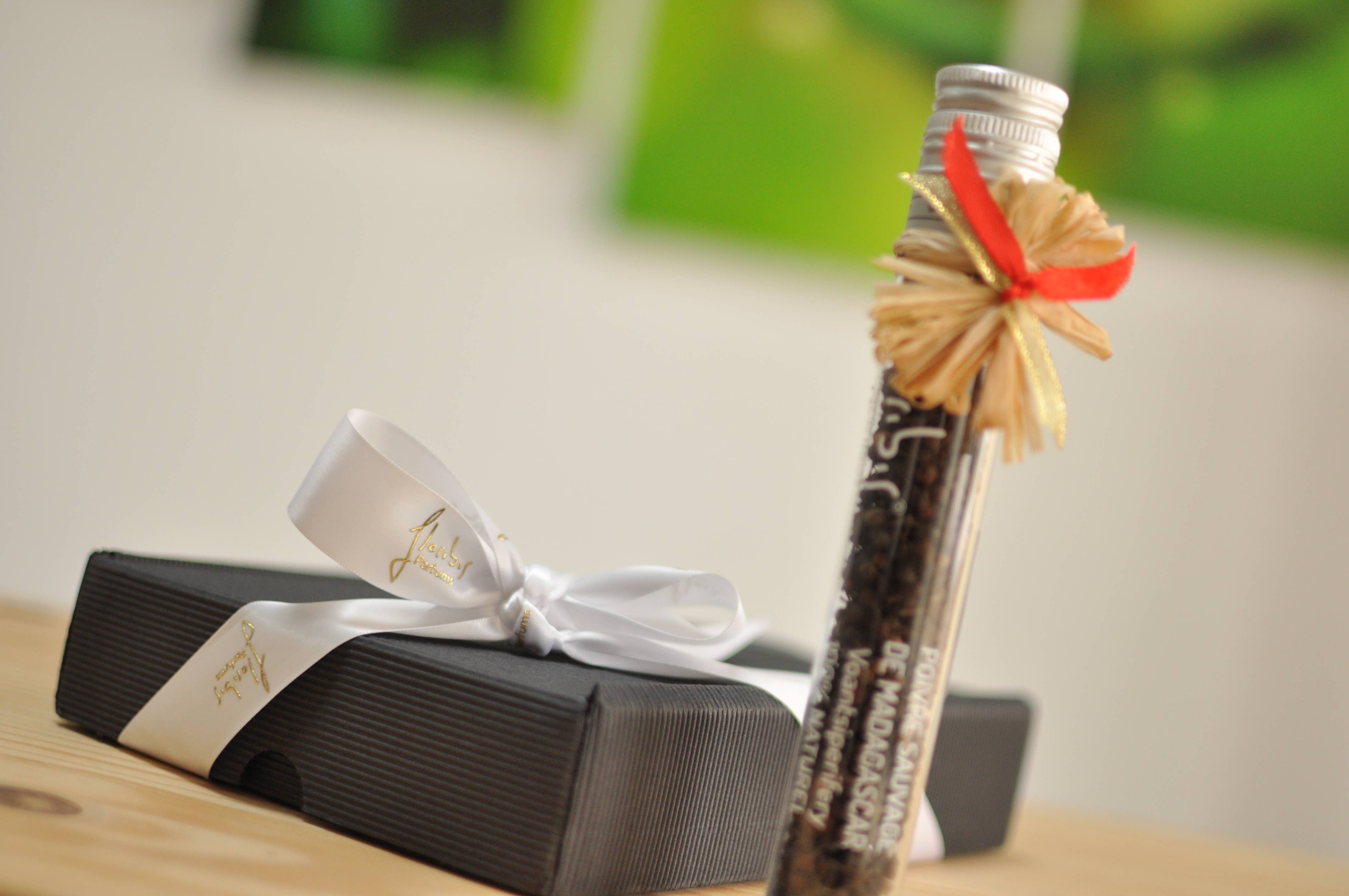 Floribis - Wholesale Dried Spice - Wild Pepper Tube 30G1