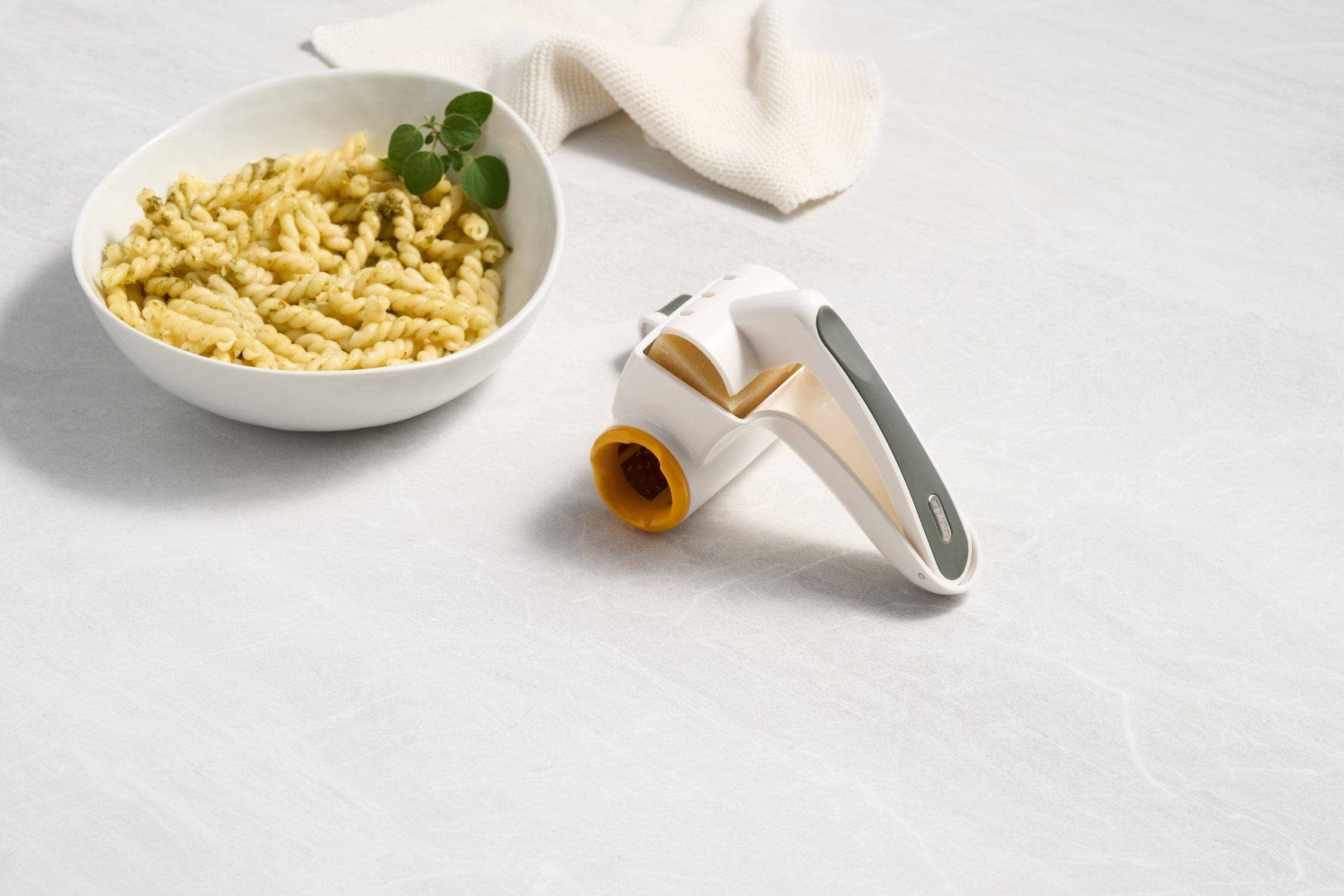 DKHB [Zyliss, Cole & Mason, Swissmar, AdHoc, Ken Hom] - Wholesale Grater - Zyliss Classic Cheese Grater1