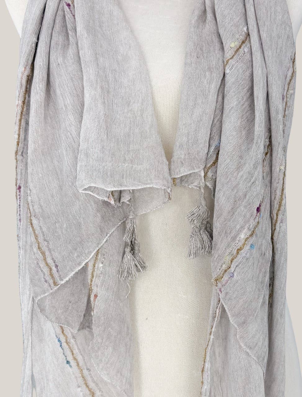 JC Sunny Fashion – wholesale Scarf – Women's – JC023516 Classic Ethnic Solid Tassels Scarf with Embroidered Stripes7