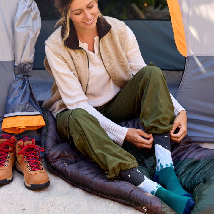 Conscious Step - Wholesale Socks - Unisex - Socks that Protect National Parks (Blue Mountain)