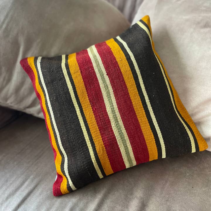 Almofada Kilim 40 x 40 cm em lã reciclada por atacado de madeathand.nl