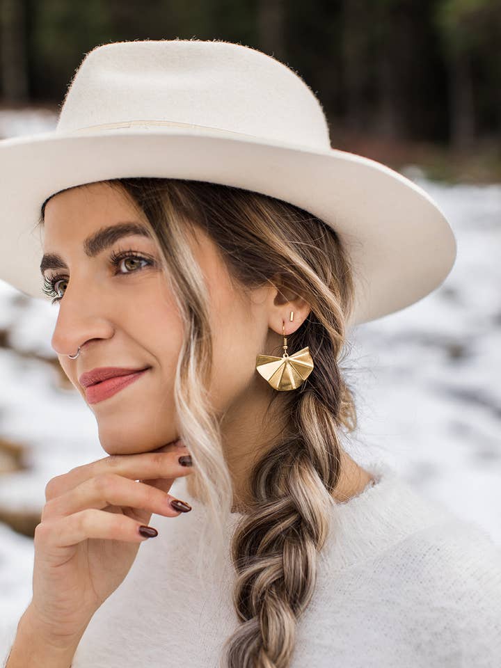 Mässing Sparkle uttalande örhängen för wholesale av Whitebirch Handmade Goods