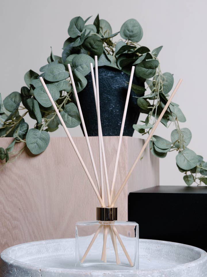 Diffuseurs de parfum signature pour la vente par Vincent