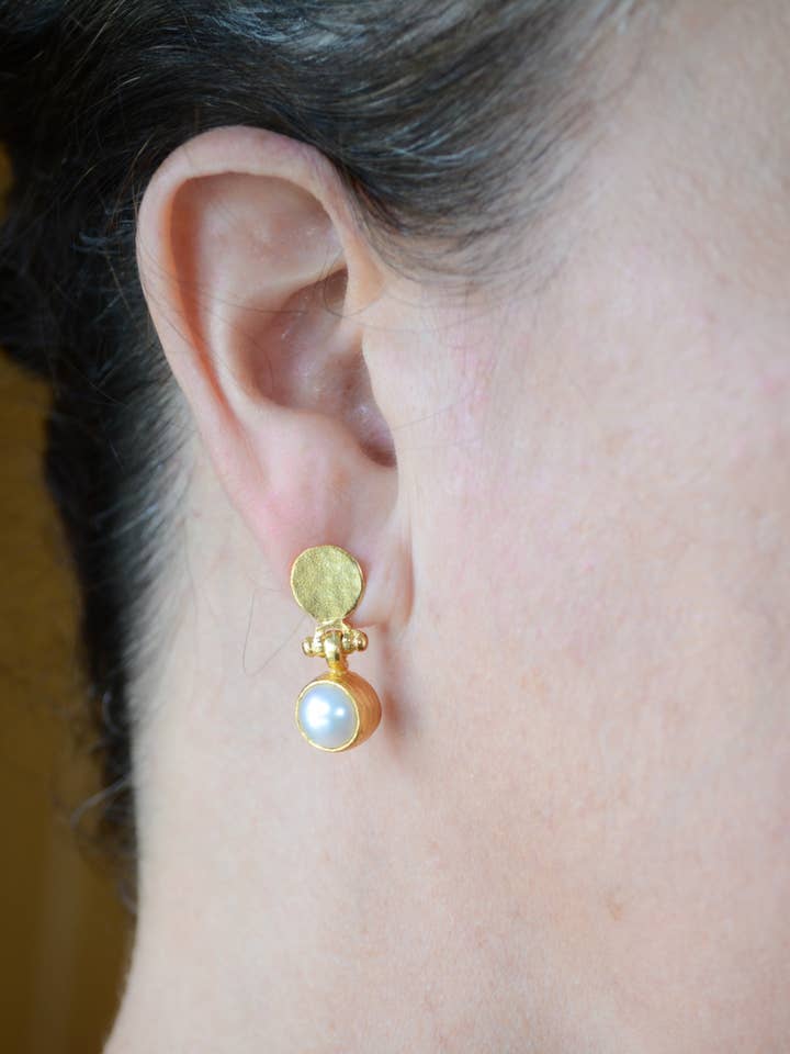 Freshwater Pearl Byzantine Earrings With Hammered Post for wholesale by AJS Design Studio