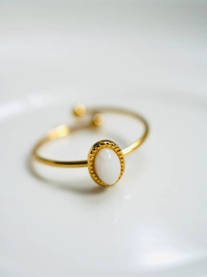 Oval Stone Minimalist Adjustable Ring in Gold for wholesale by Sonqo