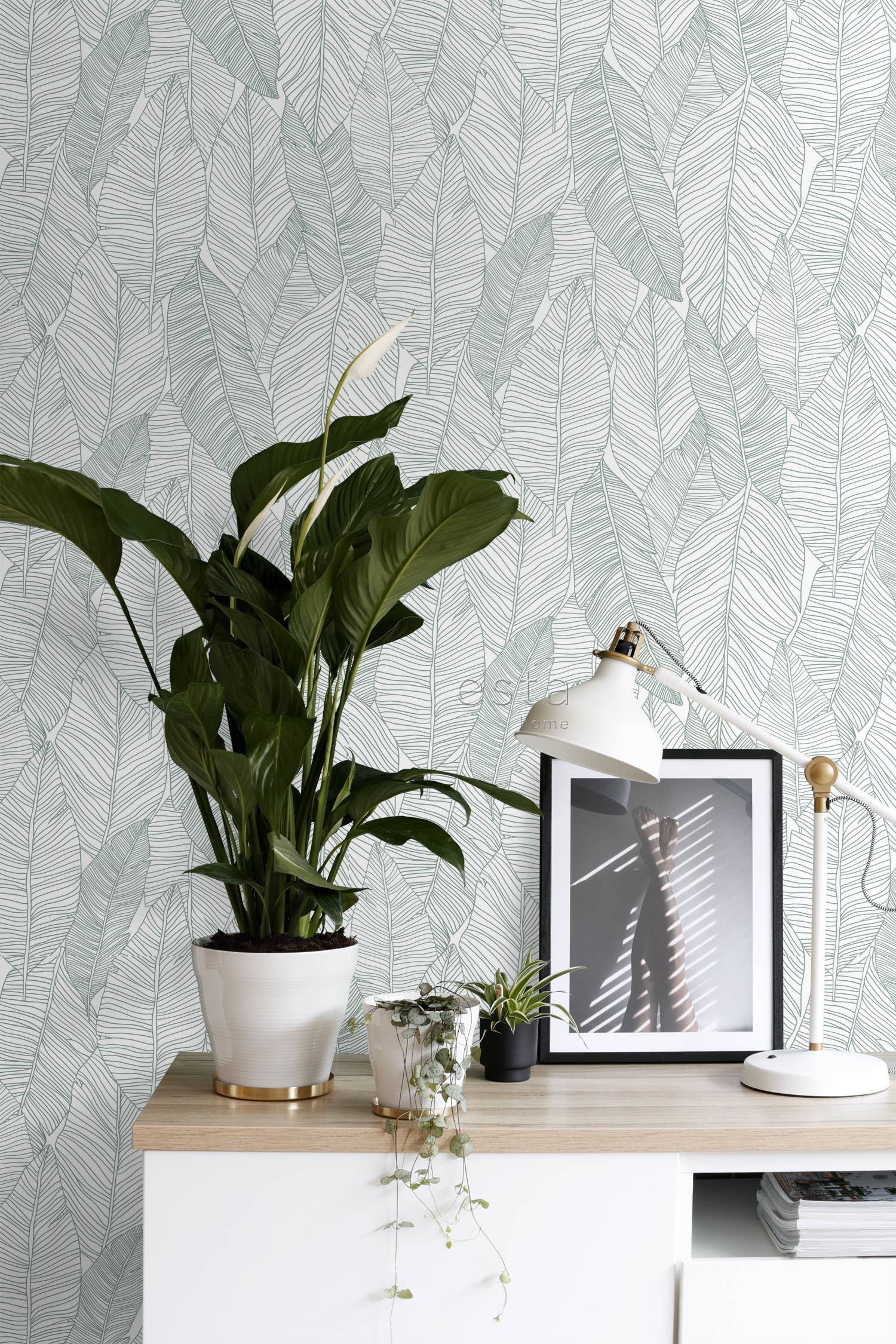 The Design Department b.v. - Wholesale Wallpaper - Wallpaper Pen Drawn Leaves3