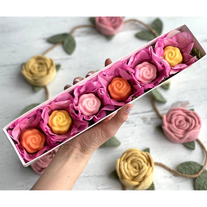 Chocolates Unlimited by Denise - Wholesale Chocolate Covered Sweets - Chocolate Covered Mini Oreo Roses (Set of 6)2