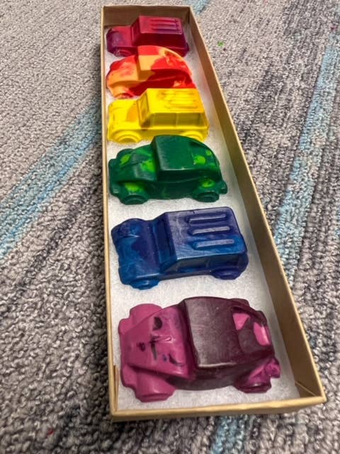 Cre8ive Crayonz - Wholesale Crayons - Kids & Baby - Car and Truck Rainbow Crayon Gift Box5