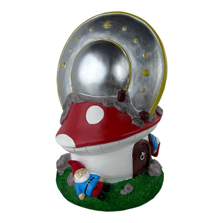 203 Brands - Wholesale Garden Gnome - Gnometastic UFO Crash Landing Garden Gnome3