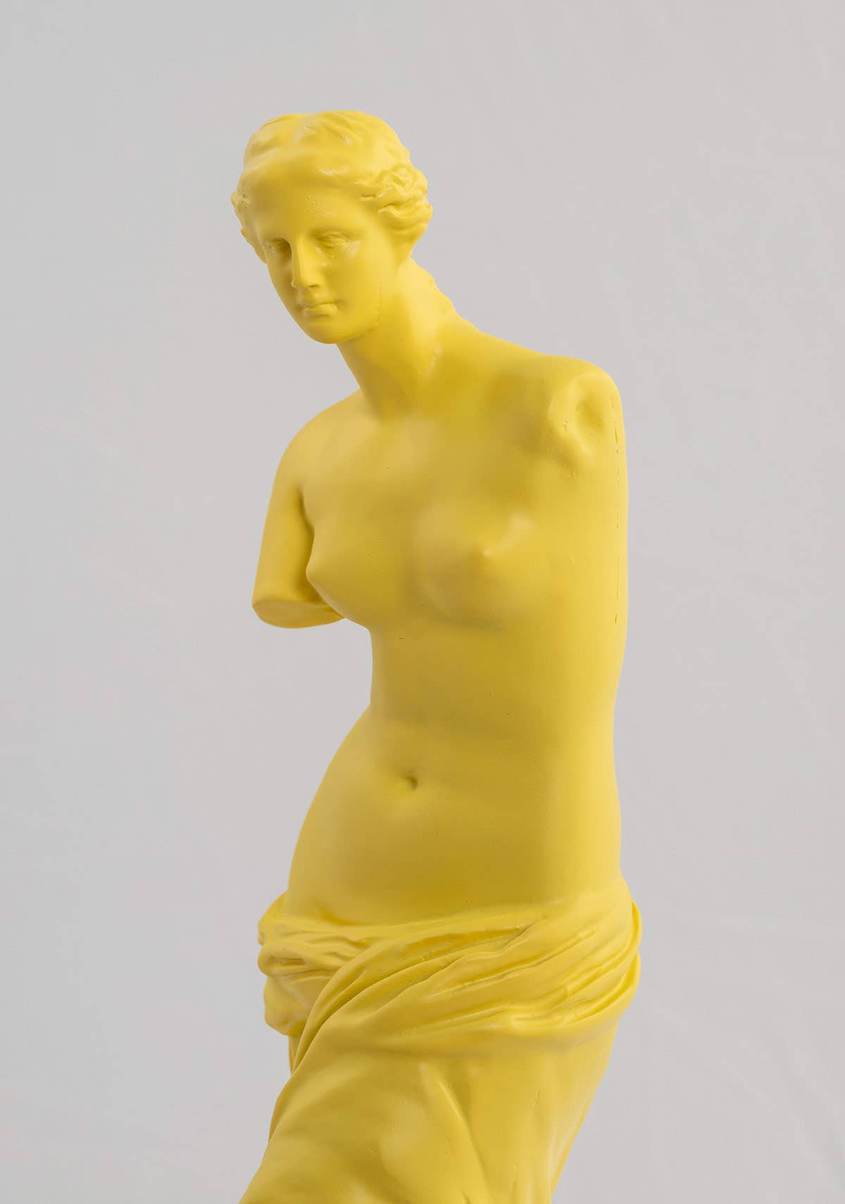 Gdeco - Wholesale Sculpture - Venus Yellow Resin Sculpture 30Cm4
