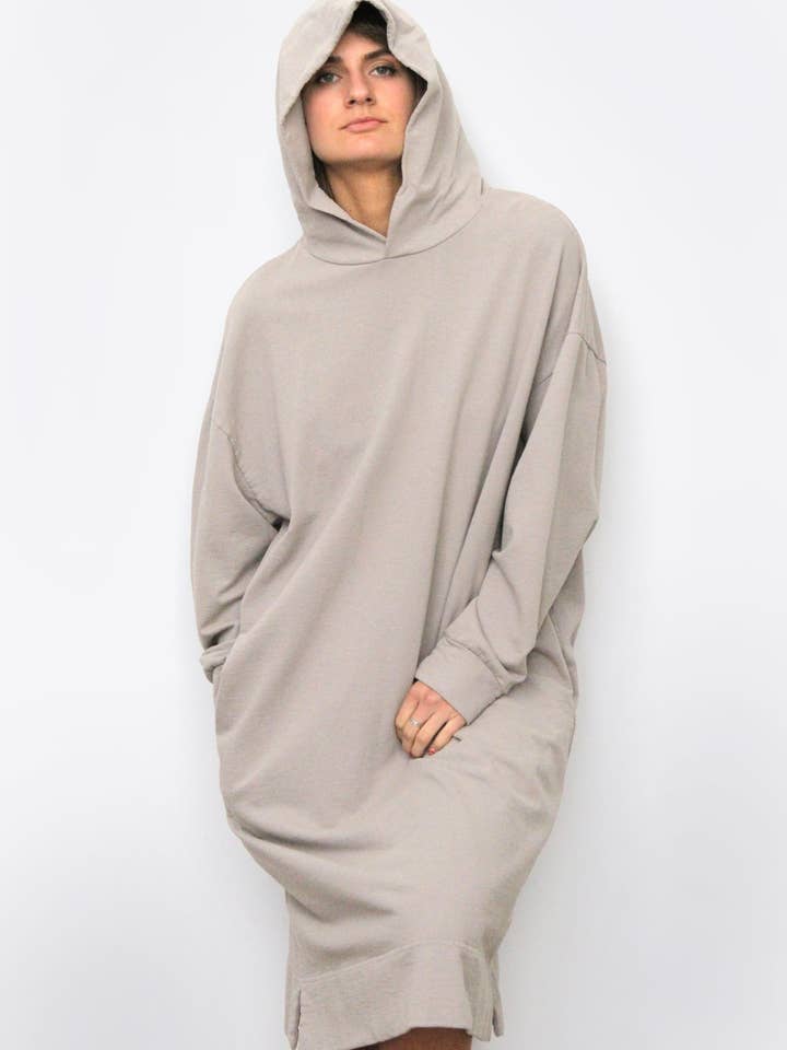 ROBE À CAPUCHE HENRY pour la vente par Laszlo California