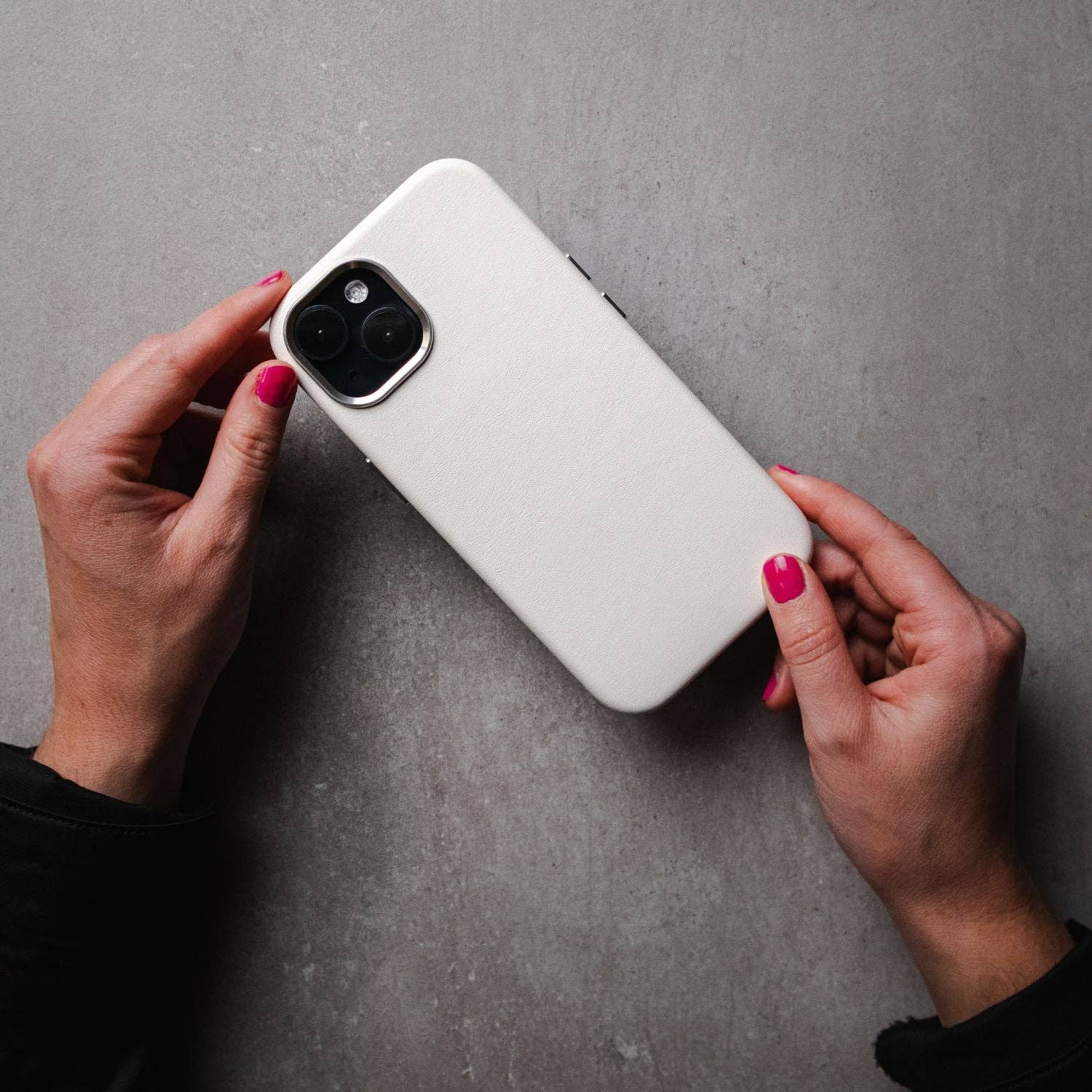 Andar - Wholesale Phone Case - Unisex - The Aspen Full Grain Leather iPhone Phone Case with MagSafe139