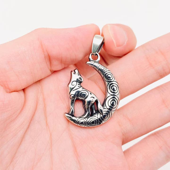 Mio Queena - Wholesale Craft Supplies - Stainless Steel Moon Wolf Pendant - MJ/MNP