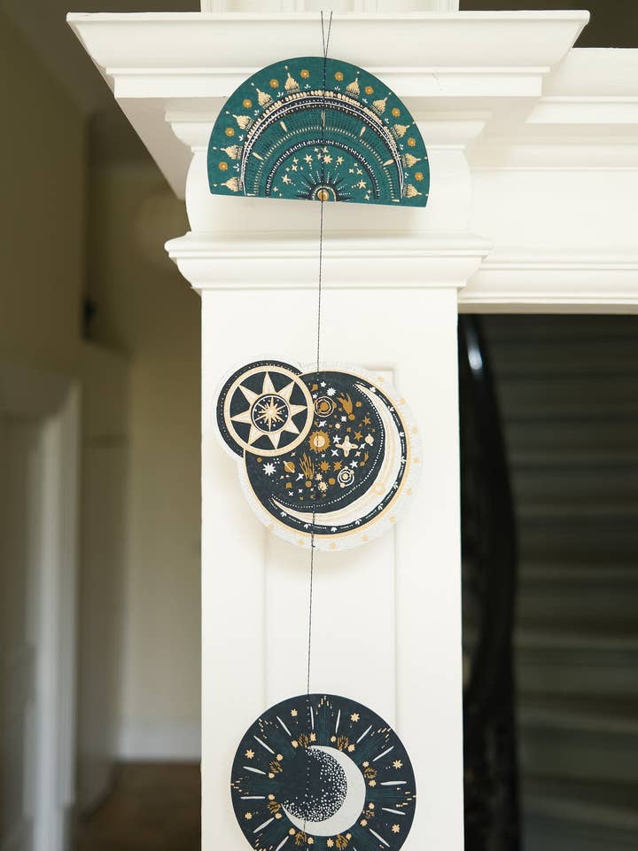 Colgante Vertical Celestial para Pared para venta al por mayor de East End Press (UK/EU/AU/NZ)