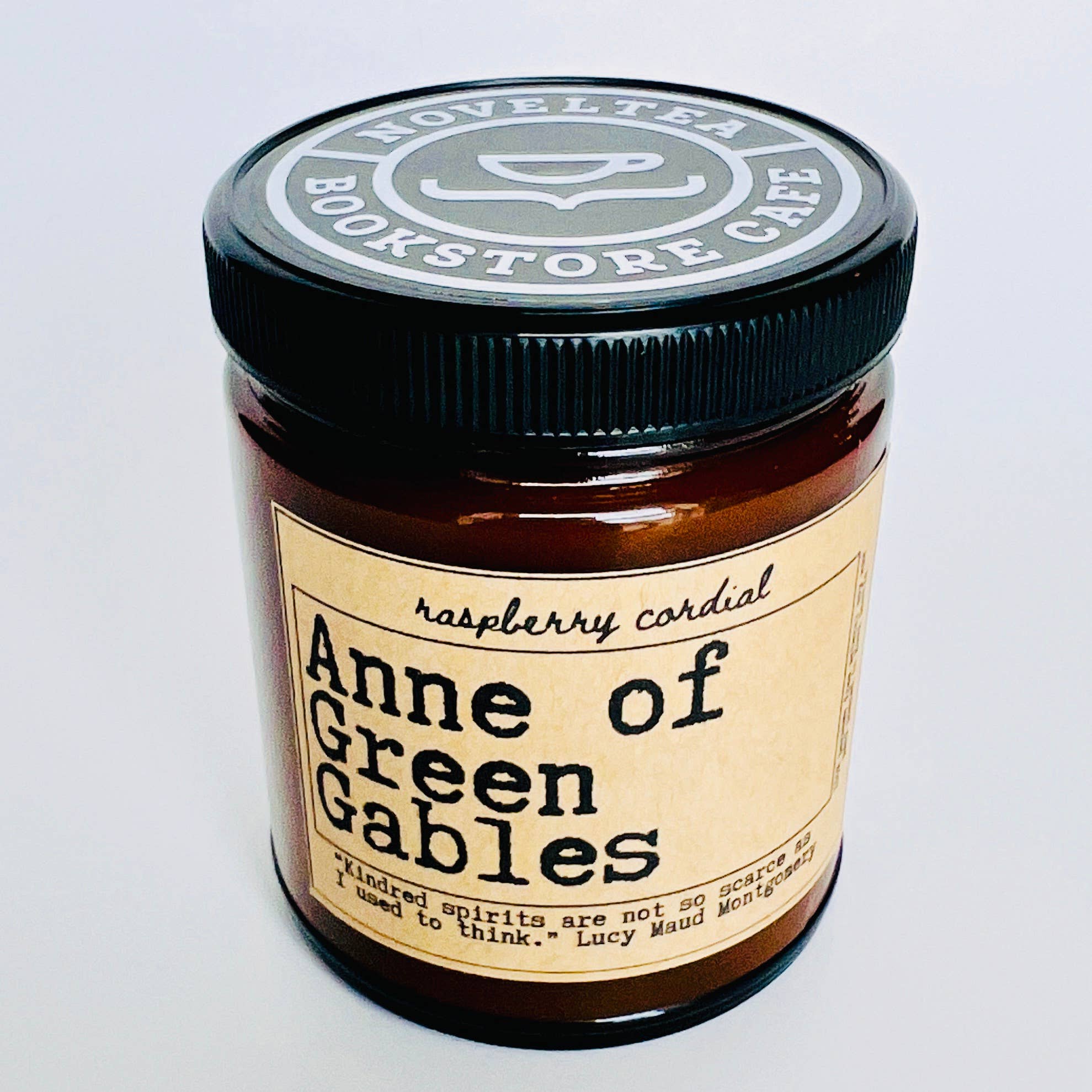 NovelTea Bookstore & Gifts – wholesale Burkljus – Anne of Green Gables - doftljus med hallonlikördoft6