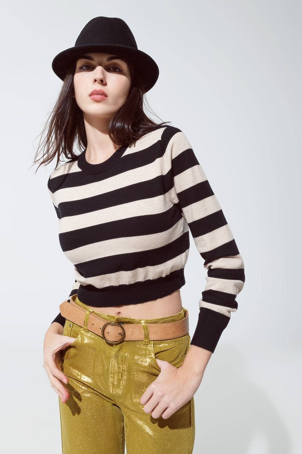 Crew Neckline Sweatshirt with Stripe Black and Beige Design for wholesale on Faire