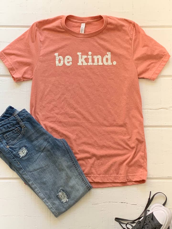 T-shirt Be Kind Sunset pour la vente par Murfreesboro Made