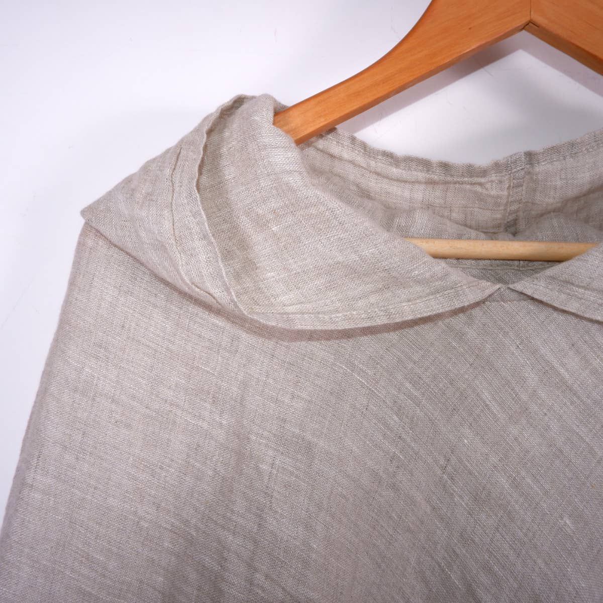 NorraVilla - Wholesale Poncho - Women's - Summer linen poncho - with a hood - Natural2