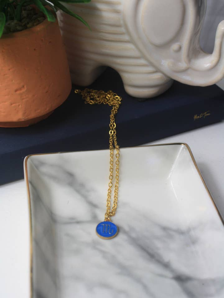 Colar Zodíaco Esmalte Azul por atacado de Hearts Undone