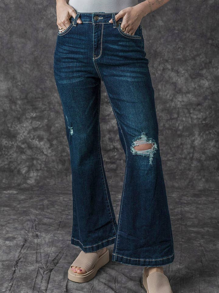 Verdadero azulado Jeans acampanados de tiro alto con roturas Khloe de venta al por mayor en Faire3