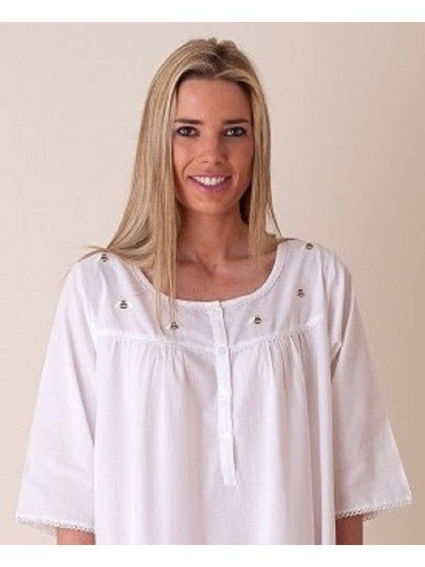Jacaranda Living – Engroshandel Natkjole - Dame – Bee Hvid Bomuld Natkjole - Broderet11