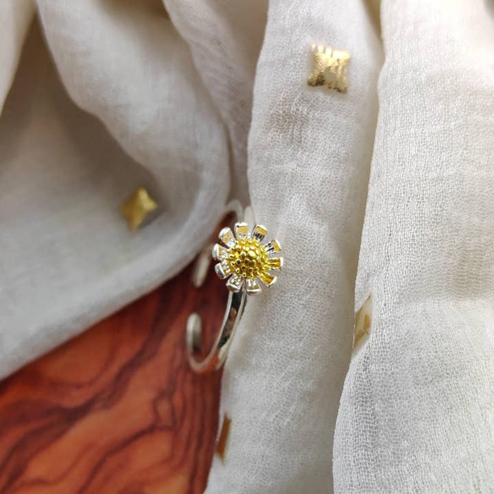 The Colourful Aura – wholesale Single stone/solitaire ring – Silver Sunflower Daisy Tiny Slim Adjustable Floral Stackable Ring6