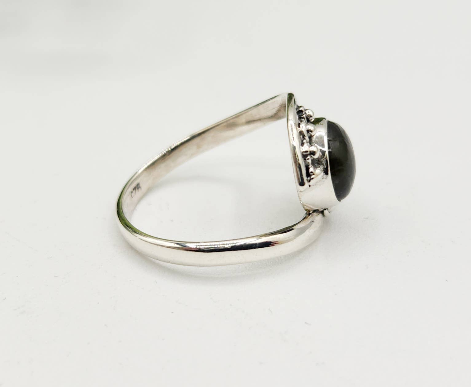 Meraki Gemstones - Vendita all'ingrosso Anelli con pietra singola/solitario - 
Anello in argento 925 con pietra semipreziosa Labradorite Evil Eye 2