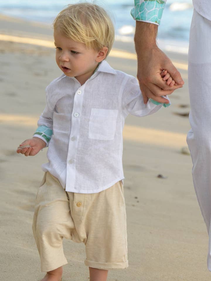 Weißes, aquafarbenes Leinenhemd für Jungen für den Großhandel von Sophia Alexia