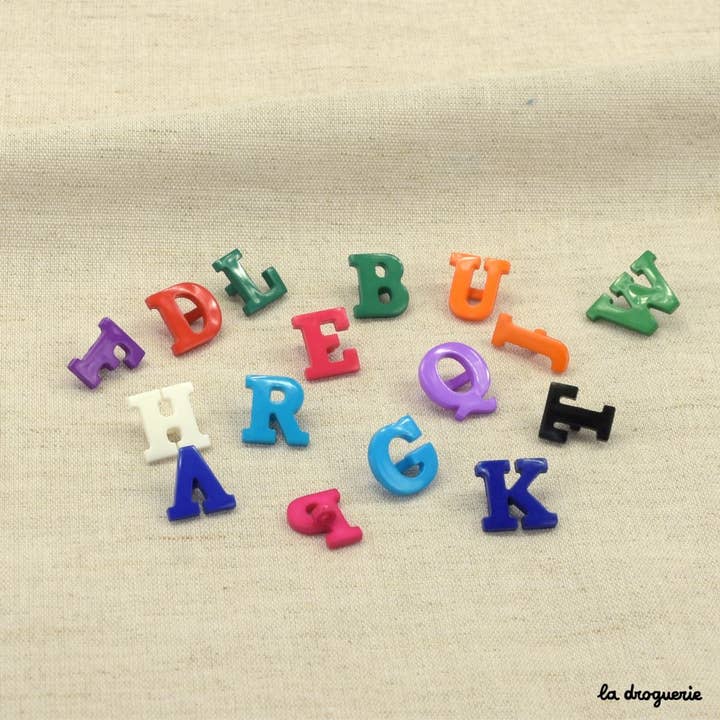 LA DROGUERIE - Wholesale Sewing Button/Snap - Alphabet Button 18 mm