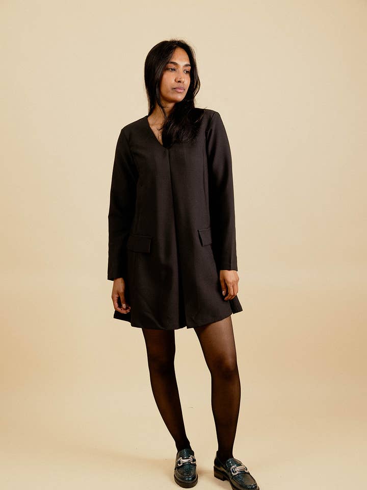 AZALINE Abito corto a trapezio per la vendita all'ingrosso da parte di EMILIE K