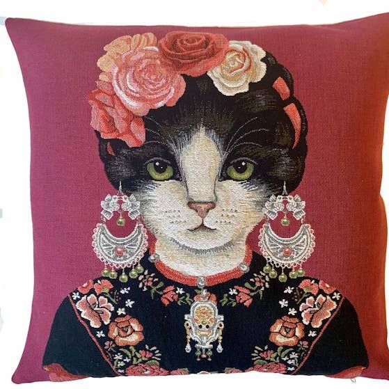 Housse de coussin décorative Chat Kahlo pour la vente par yapatkwa - art of the loom