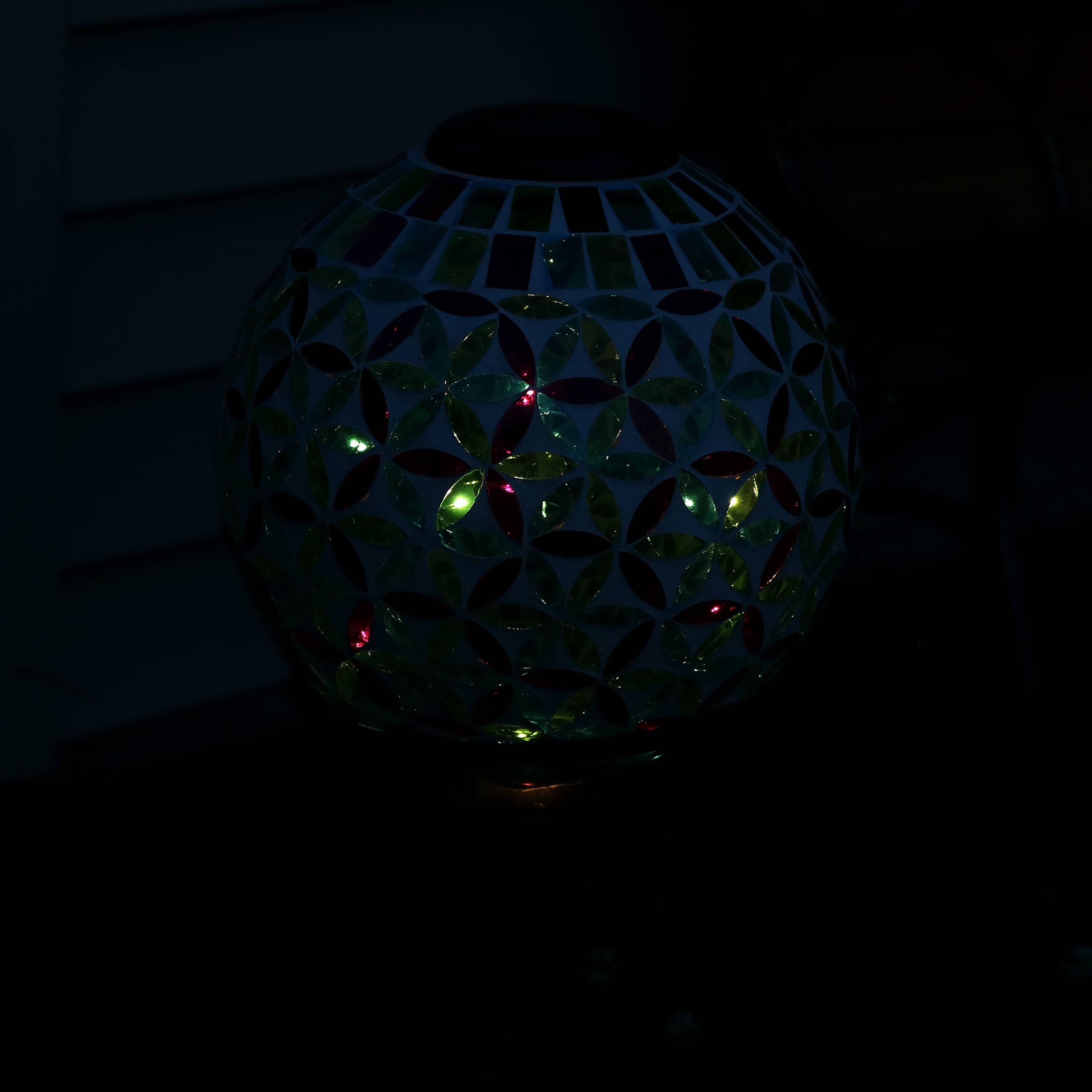 Sunnydaze Decor - Wholesale Outdoor Ornament/Decor - Cool Blooms Glass Gazing Ball with Solar Light - 10 in7