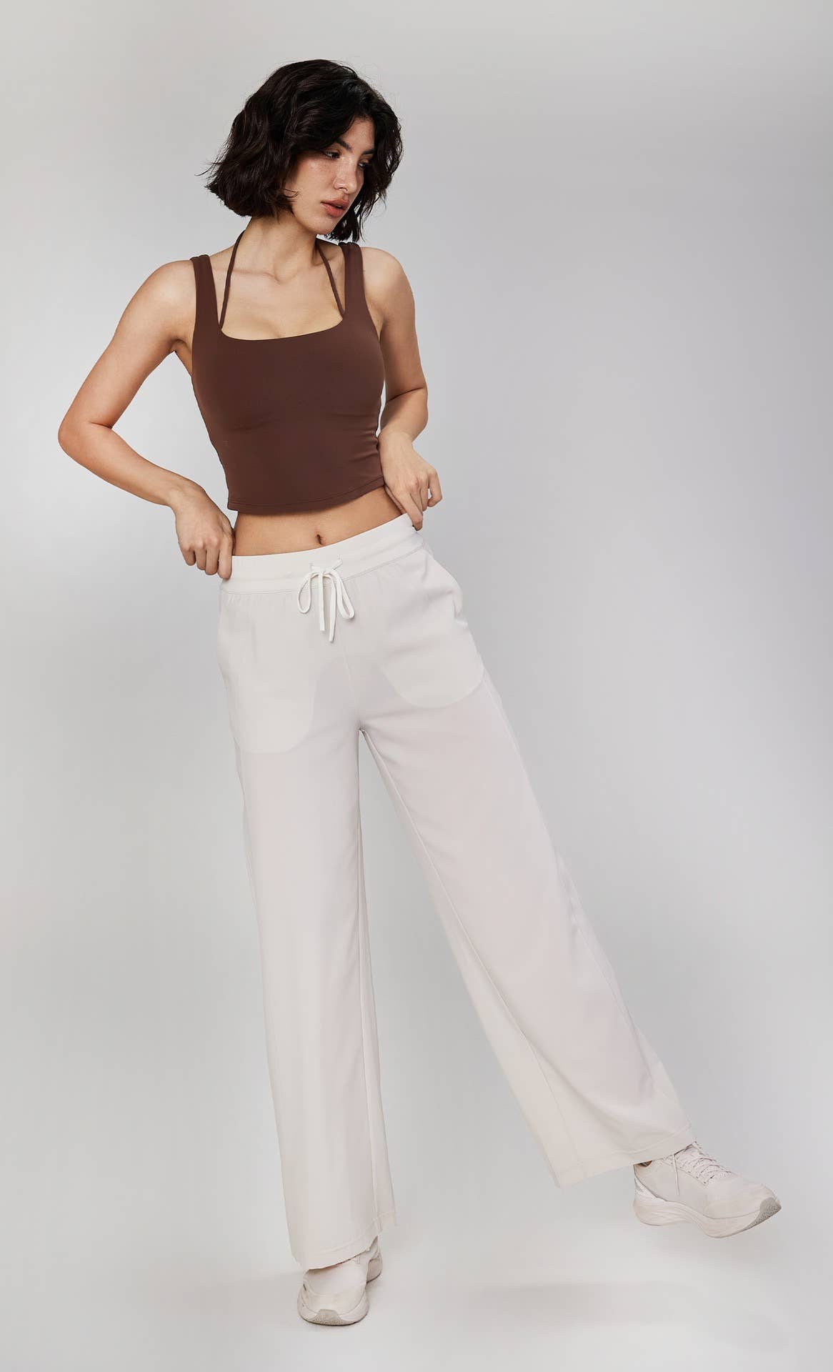 91thelabel - Vente Pantalon de sport – femme - Pantalon de sport Alexandria Easy-Fit à taille élastique et jambes droites 9