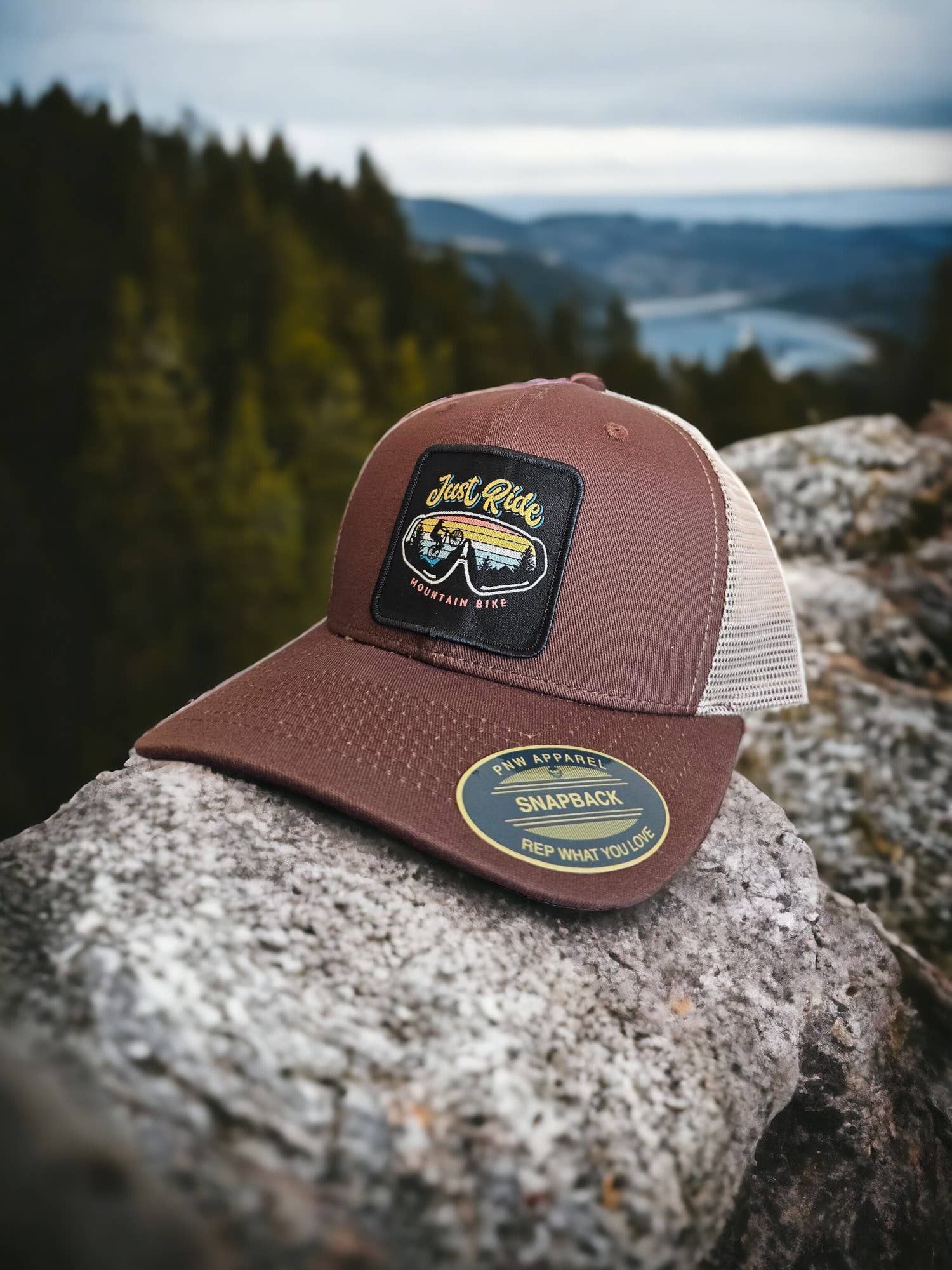 PNW Apparel - Vente Casquette de camionneur – unisexe - Casquette Trucker Just Ride Retro Mountain Bike1