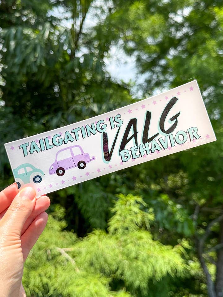 Le collé-serré est un comportement Valg Autocollant de pare-chocs pour la vente par Blissfully Bookish Company