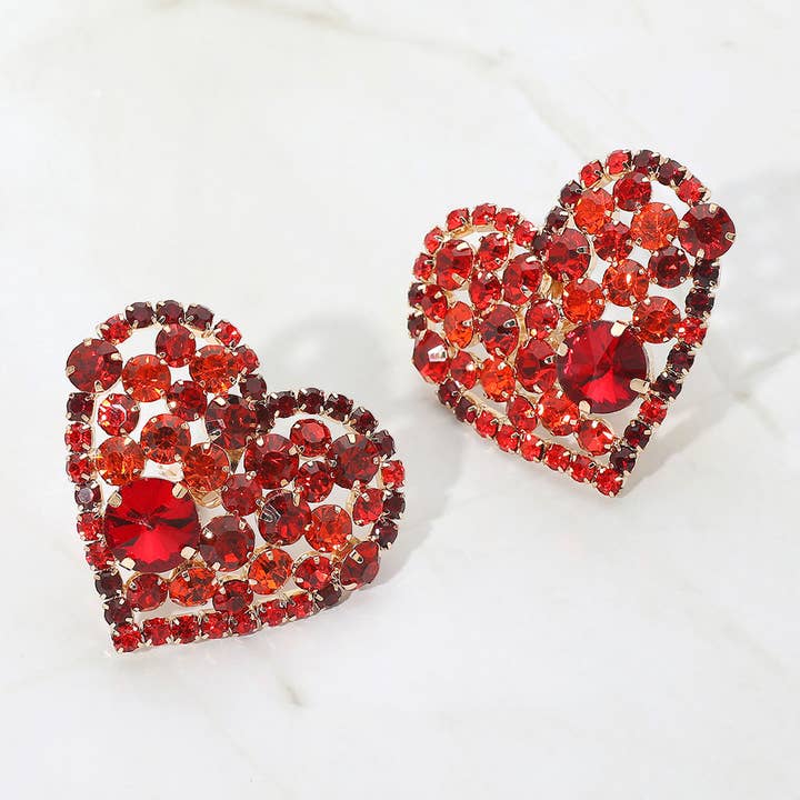 Overdimensionerede hjerteformede aftenøreringe med klynger af rhinsten til clips for engroshandel hos Sensibling Corp.