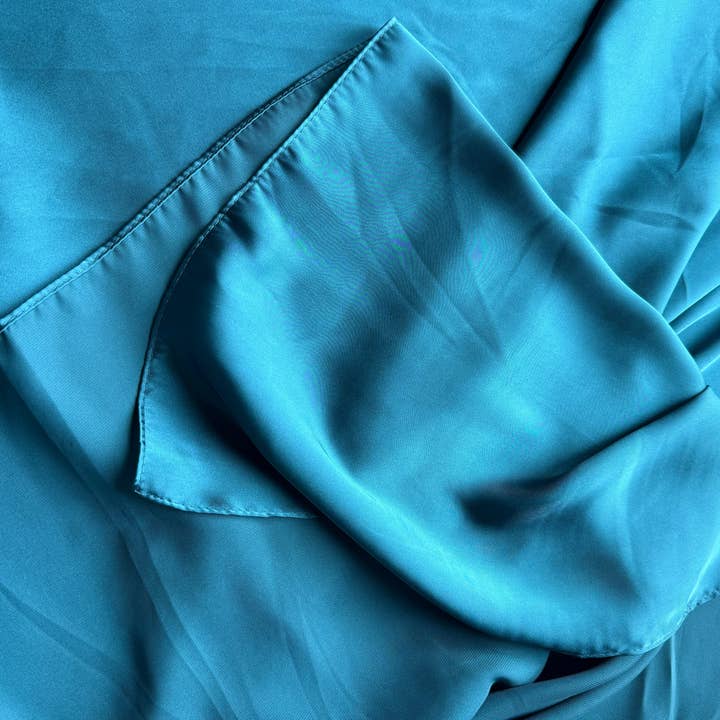 Foulard Sauvage Bleu Sarcelle Foncé #21 Écharpe de Cou Western Cowboy Bandana par Double B Wild Rags pour la vente par Double B Wild Rags