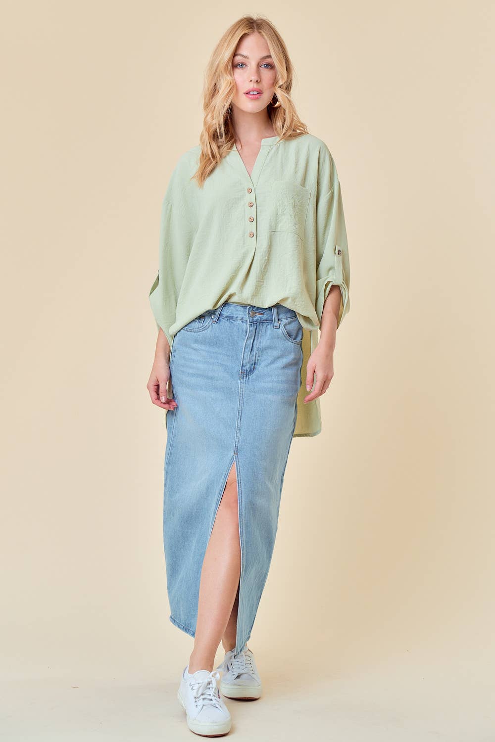 Doe and Rae - Wholesale Tunic - Women's - HALF BUTTON HI-LO BLOUSE - 43942T7