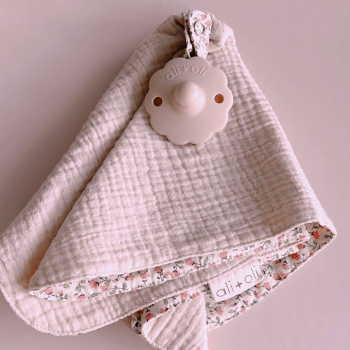 Ali+Oli - Wholesale Pacifier - Baby - Pacifier Set Flower (Blush & Pink)3