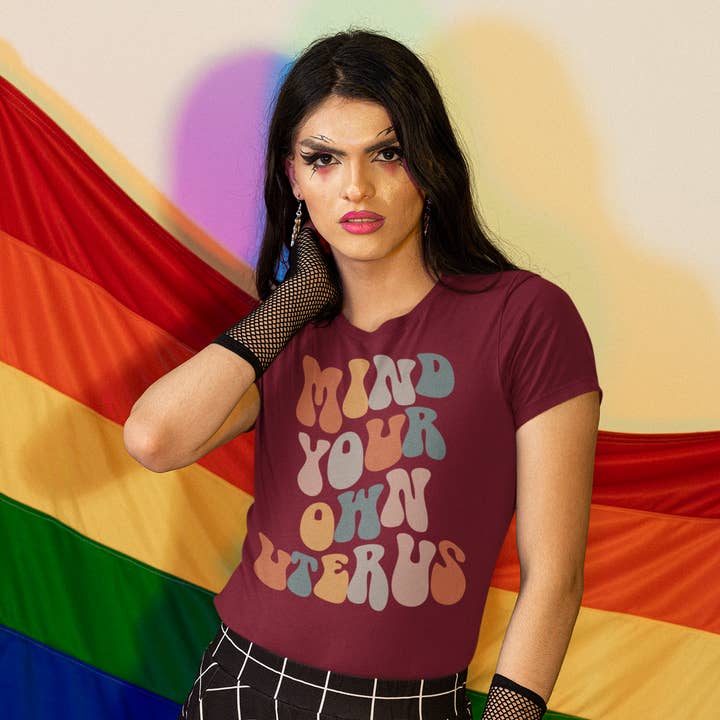 Camiseta feminina relaxada Mind Your Own Uterus por atacado de LimenDime Market