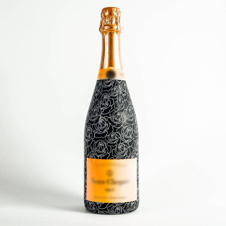 Beau Bottles Black and White Roses – Champagne Collection for wholesale by Beau Bottles