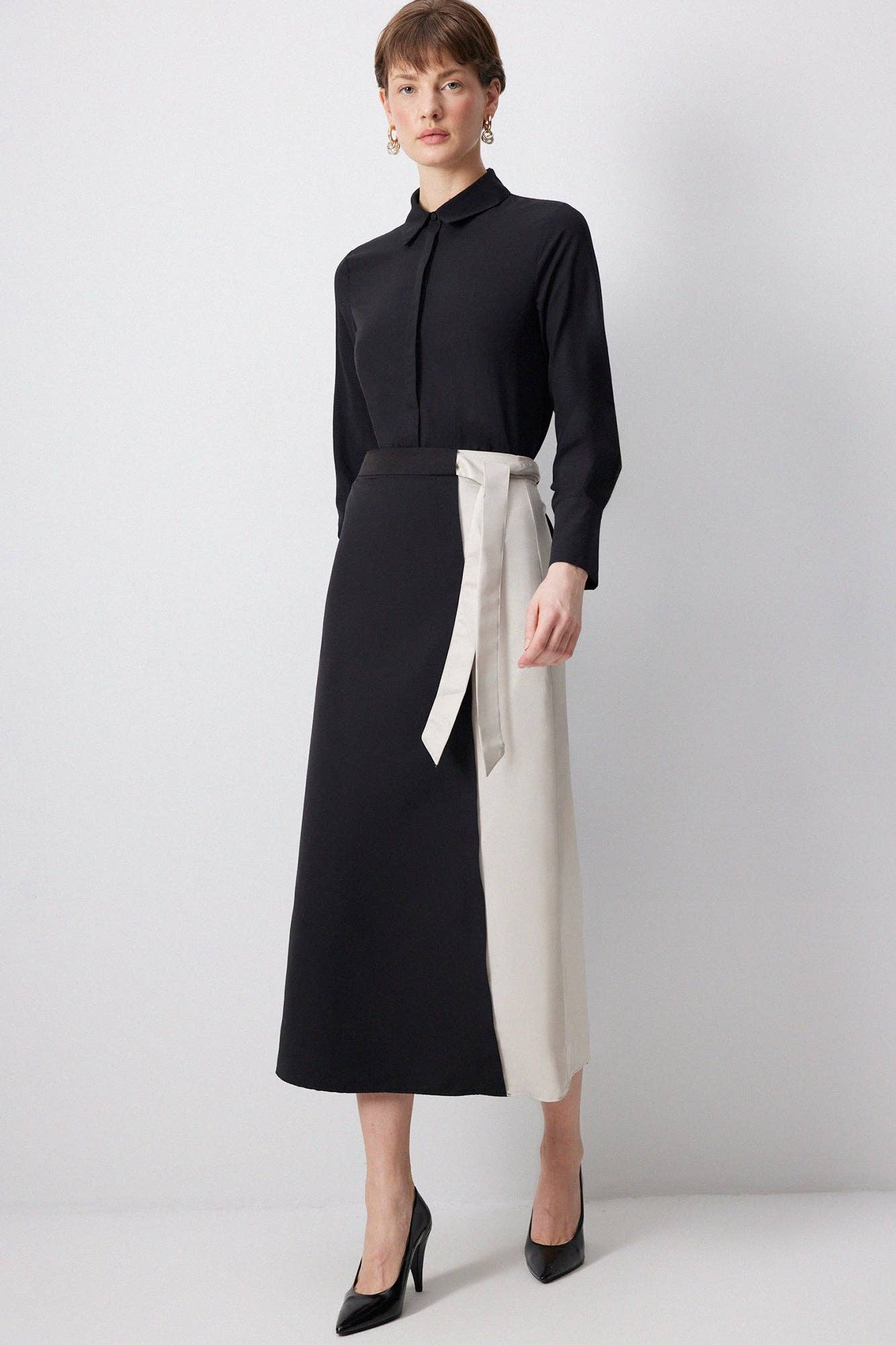 Black Two-Tone Contrast Wrap Midi Skirt
 for wholesale on Faire0