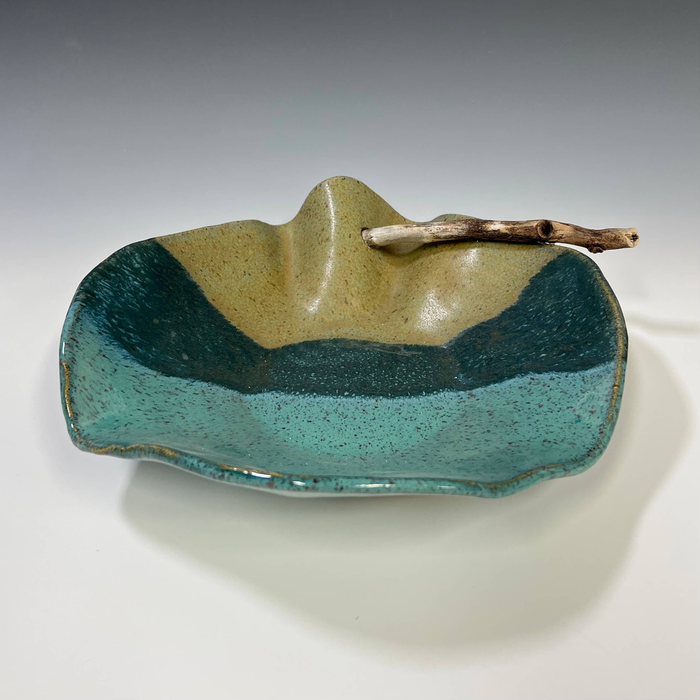 Jennifer Lee Studios - Wholesale Decorative Plate/Dish/Bowl - Medium Driftwood Ruffle Bowl7