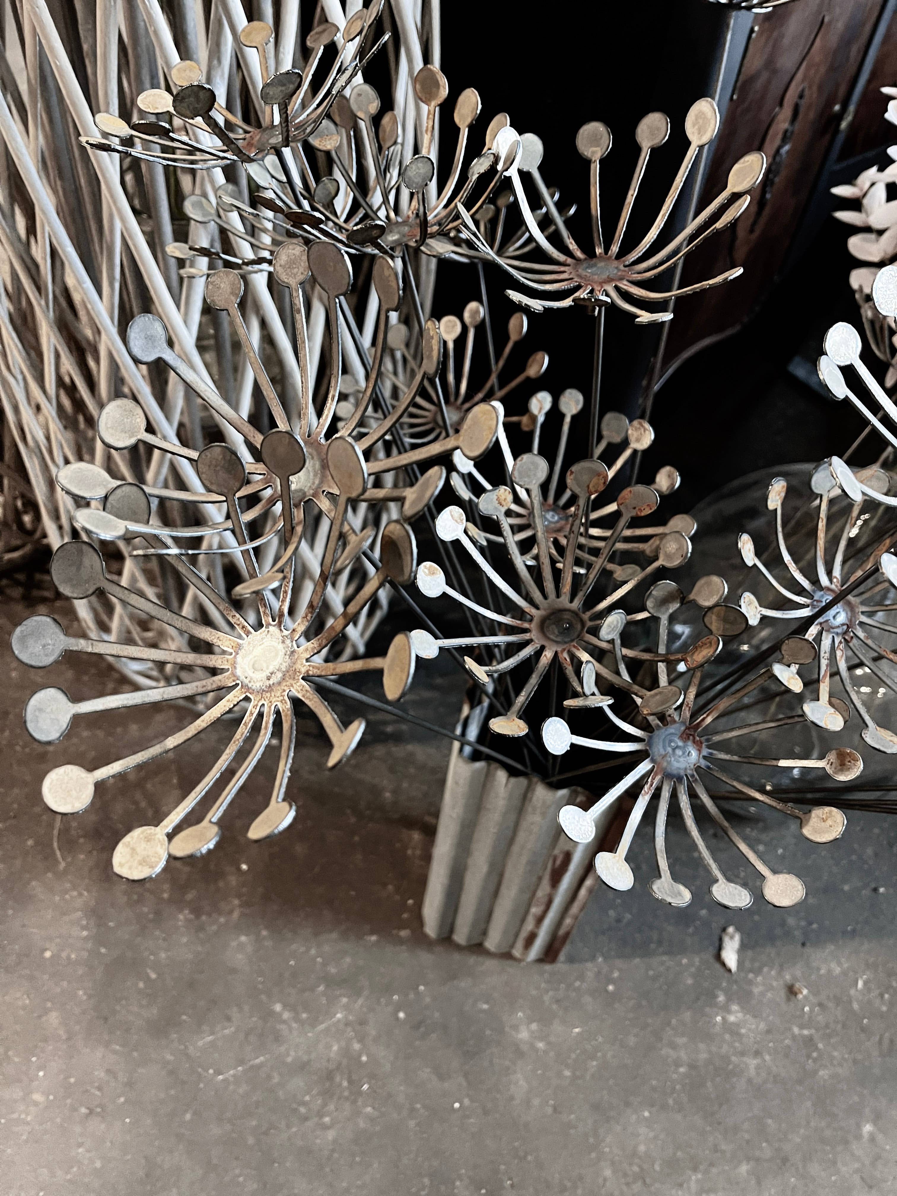 608 The Factory - Wholesale Garden/Lawn Stake - Metal Dandelion Wish Flower Set of 24 Flowers9