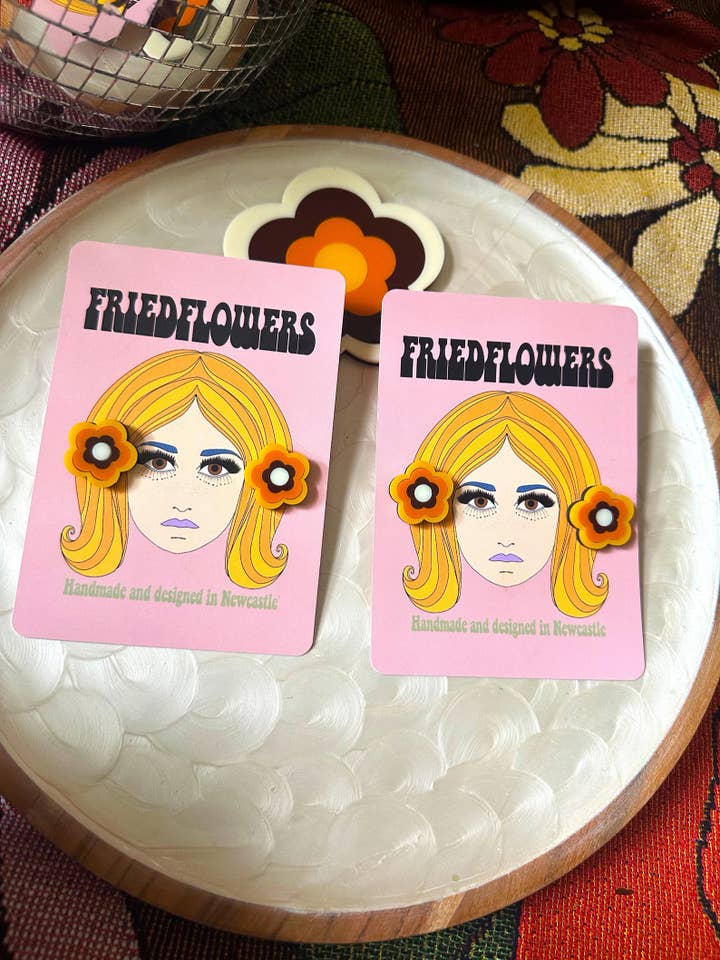 Brincos Flor de Estudante Inspirados nos Anos 70 Cecilia por atacado de friedflowers