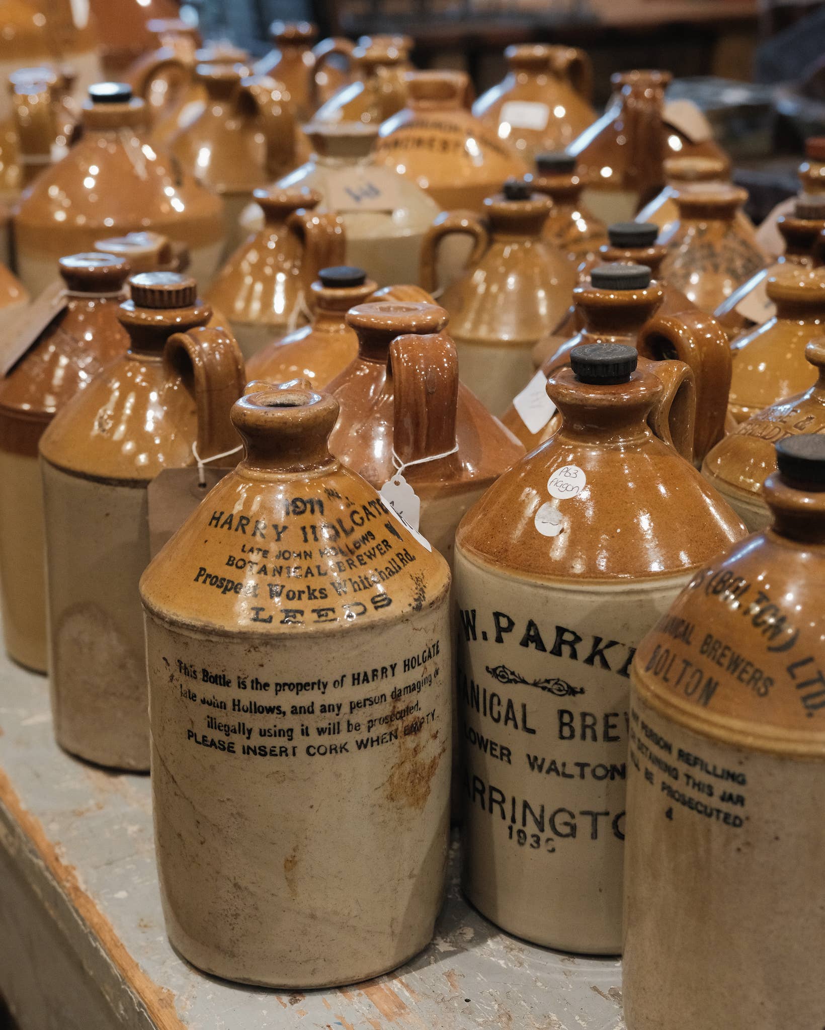 Golden Oldies Antiques - Wholesale Kan - Rustieke aardewerken kruiken uit Engeland - Boerderij botanische decoratie0