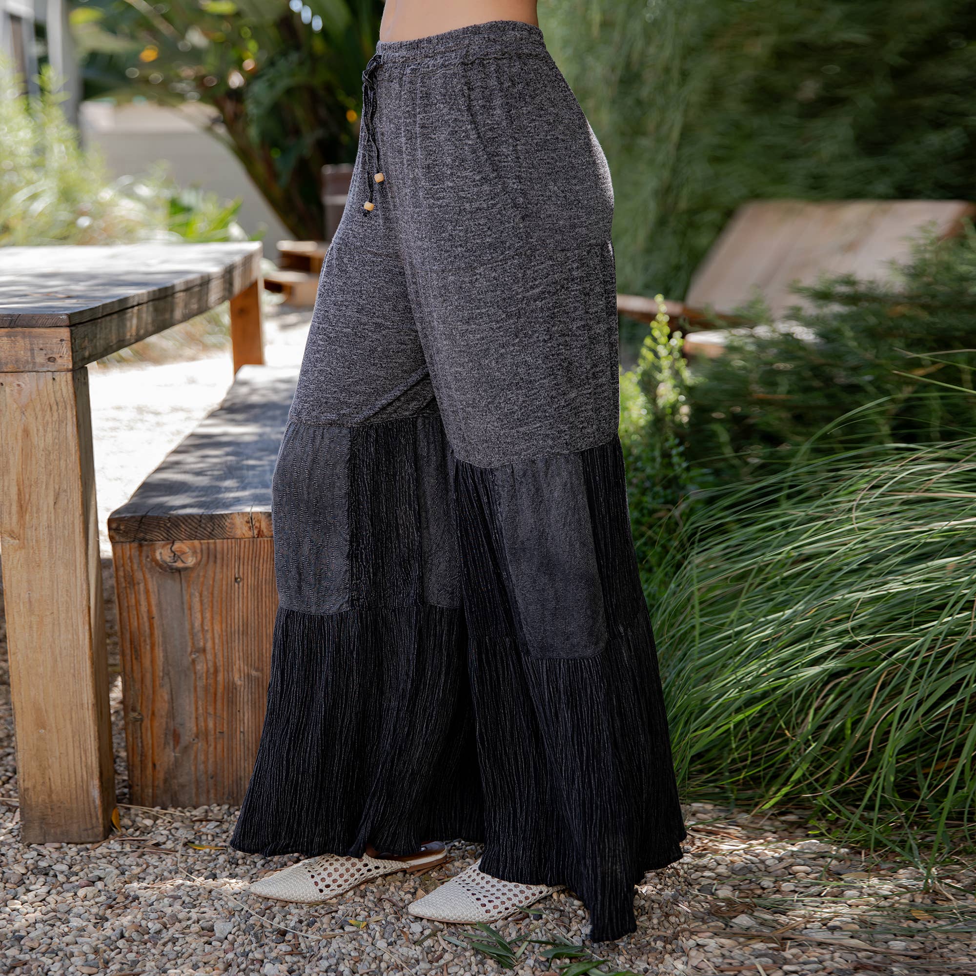 Young Threads - Vendita all'ingrosso Pantalone - Donna - Pantaloni lunghi in denim ispirati al boho con toppa solida (nuovo colore)25