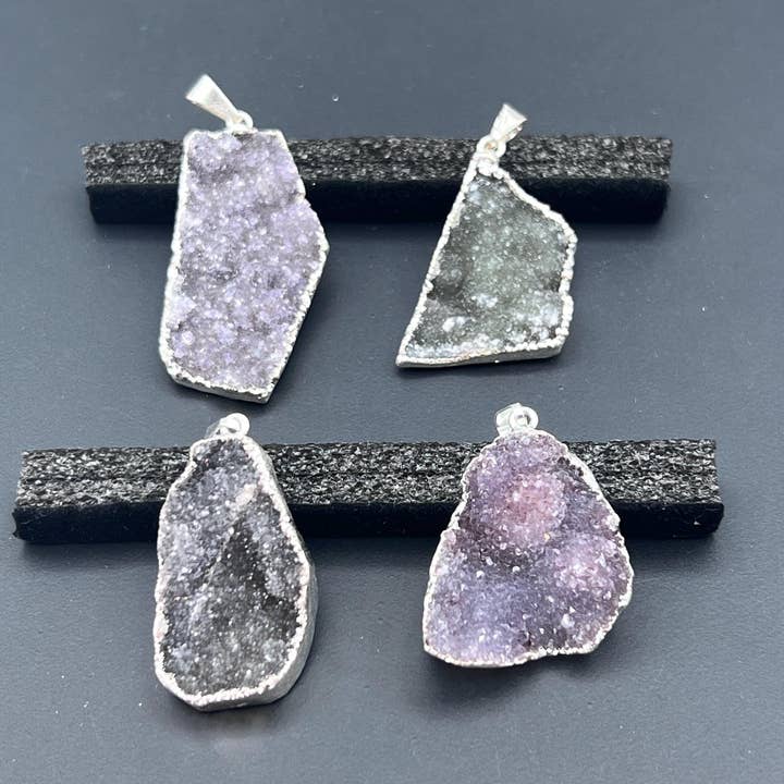 Colgante de plata con cristal drusa multicolor de amatista para venta al por mayor de Crystal River Gems LLC