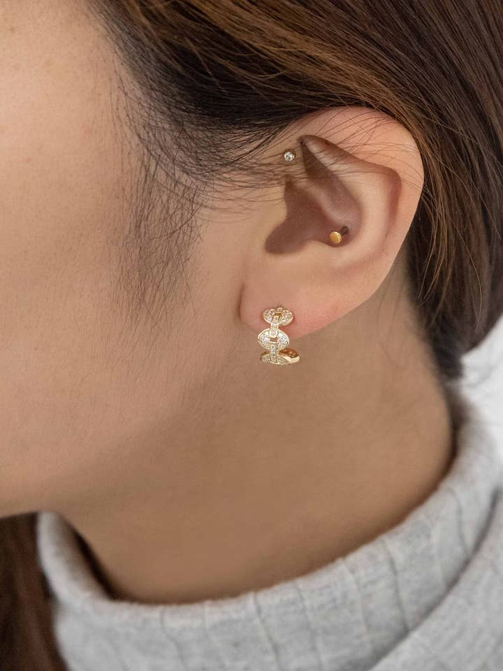 Linked Huggie Hoop Earrings for wholesale by Lovoda