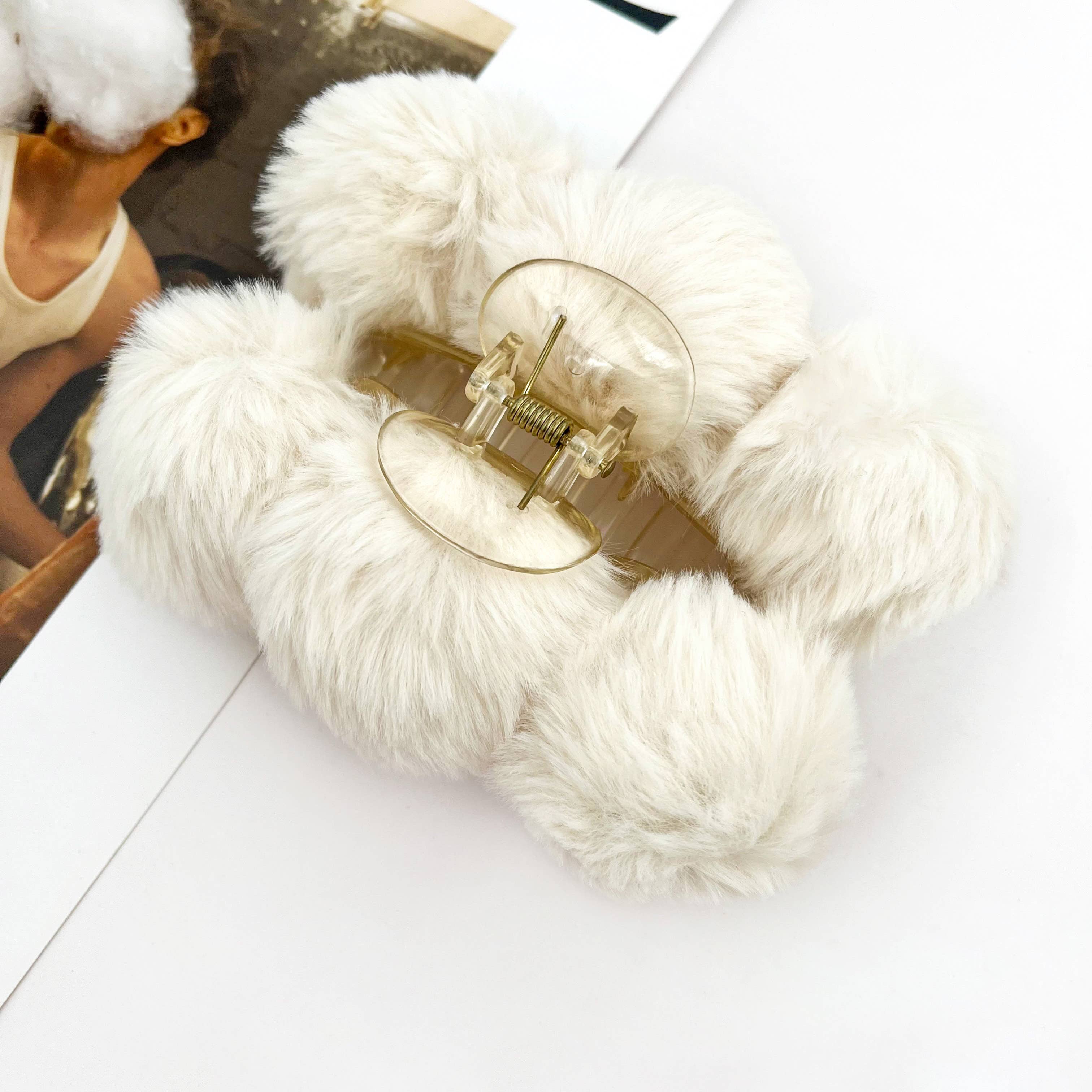 mildstyles - Wholesale Hair Clip - Women's - ❄️ Faux Rex Rabbit Fur Pom-Pom Claw Clip – Cozy Fall/Winter1